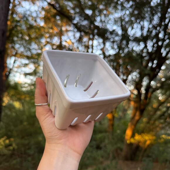Sur La Table Berry Basket White Ceramic - Picture 3 of 5
